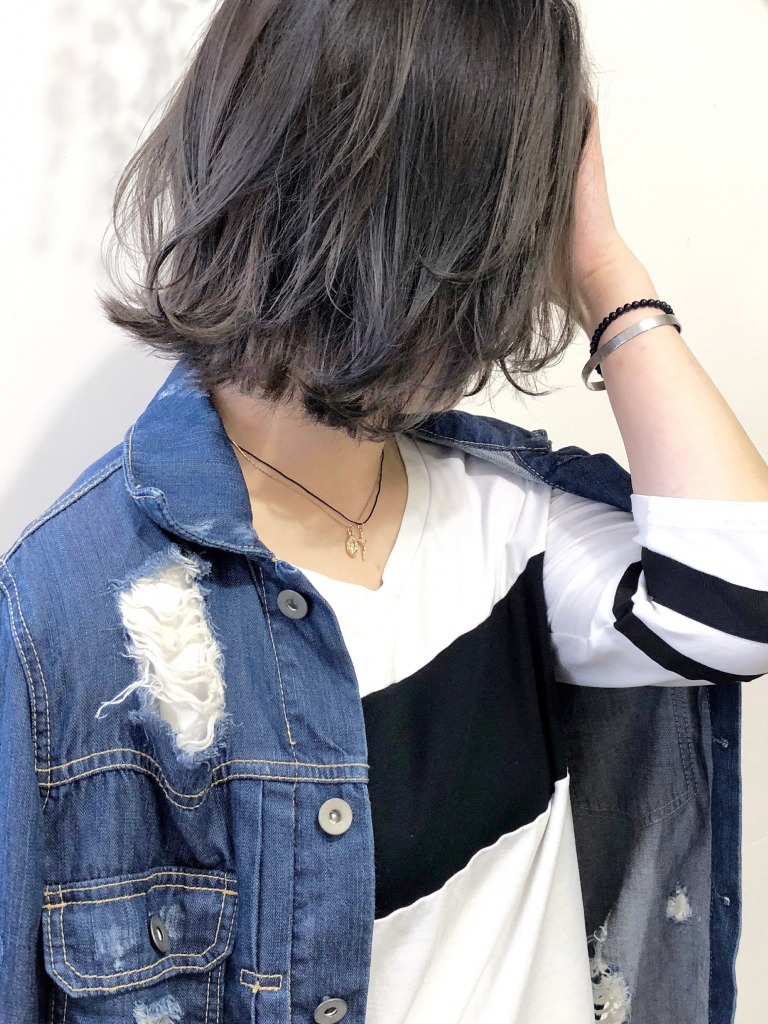 西葛西にある美容室「シーズヘア(SEES HAIR )」のヘアスタイル「外ハネ エアリーミディ」の拡大画像