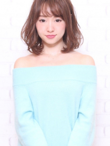 西葛西にある美容室「シーズヘア（SEES HAIR ）」のヘアスタイル「ふんわりパーマ　ボブ」