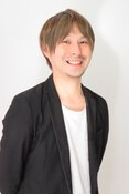 西葛西にある美容室「シーズヘア（SEES HAIR ）」のスタッフ「 渡邉真一」の画像