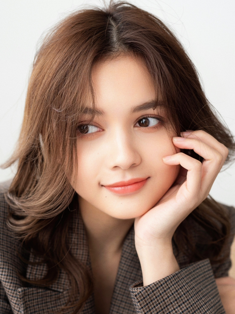 西葛西にある美容室「シーズヘア（SEES HAIR ）」のヘアスタイル「レイヤースタイル」の拡大画像