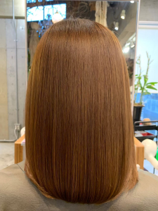 西葛西にある美容室「トゥーヘア（too hair ）」のヘアスタイル「抜け感ベージュカラー」