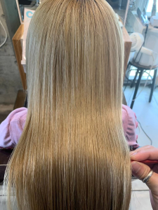 西葛西にある美容室「トゥーヘア（too hair ）」のヘアスタイル「抜け感ベージュカラー[西葛西/西葛西北口]」